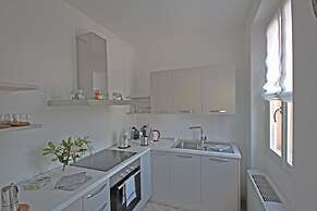 Diamond Apartments