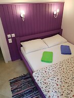 Hostel Makarena
