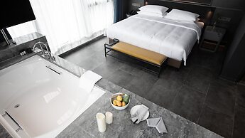 Lucid Xixi Hotel