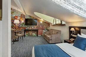 Seasons Boutique Hotel