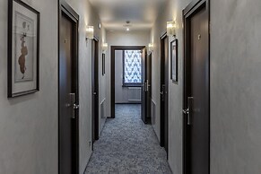 Seasons Boutique Hotel