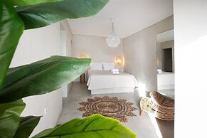Eight Dimensions Capari Suites Elafonisos