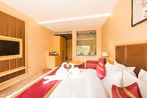 Hotel D'corbiz