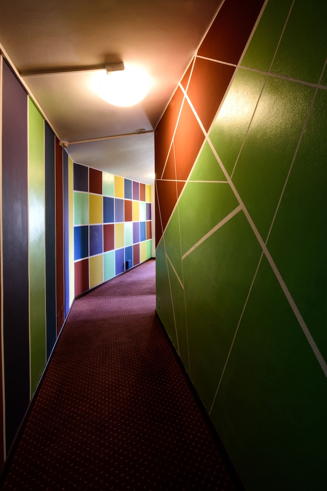 Colors Hostel