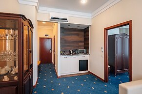 Sun Hotel