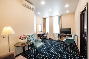 Sun Hotel