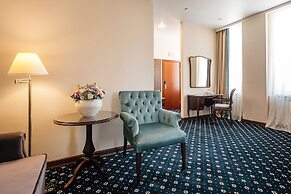 Sun Hotel