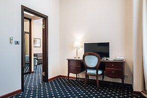 Sun Hotel
