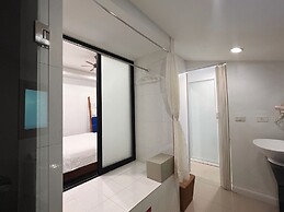 The Snug Airportel