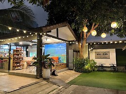 The Snug Airportel