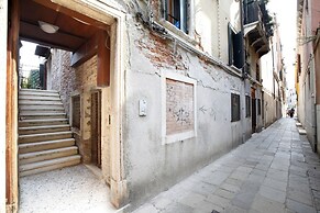 Venetian Apartment Accademia Dorsoduro District