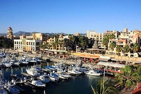 Special Offer, Unbeatable Location - 2BR Suite