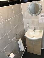 Glenheath Hotel