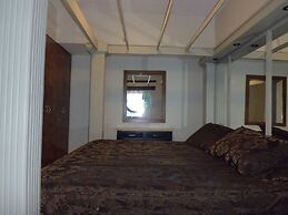 Condo Royal 605