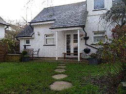 Lakeside Lodge