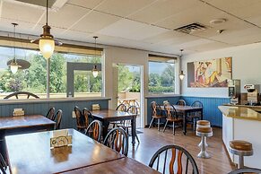 Motel 6 Merritt BC