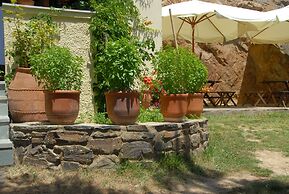 Zorbas Volissos Apartments Chios