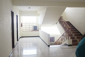 RedDoorz Plus near Senen