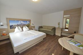 Molaris Lodge