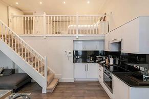 Queensgate Court