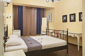 Baratero City Corner Apartment