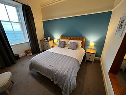 Corrie Hotel