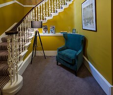 Corrie Hotel