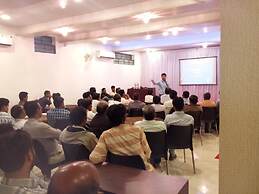 Hotel Gulmohar Pride