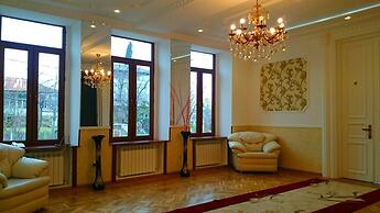Edemi Hotel