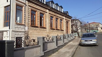 Edemi Hotel