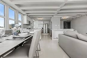 Beach Front  Amapola SeaSide Apt
