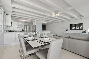 Beach Front  Amapola SeaSide Apt