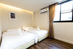 Metro Hotel