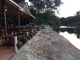 River & Mountain resort
