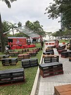 Teega Waterfront - Hello Kitty