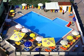 Hotel Avila In