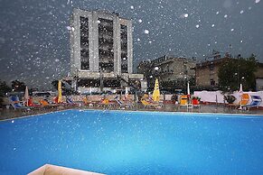 Hotel Avila In