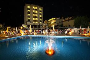 Hotel Avila In