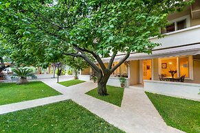 Gurel Garden House