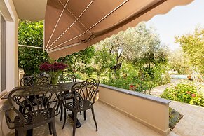 Gurel Garden House
