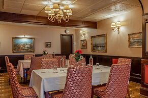 Muthu Fort William Hotel