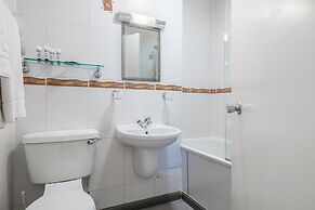 Muthu Fort William Hotel