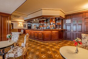 Muthu Fort William Hotel