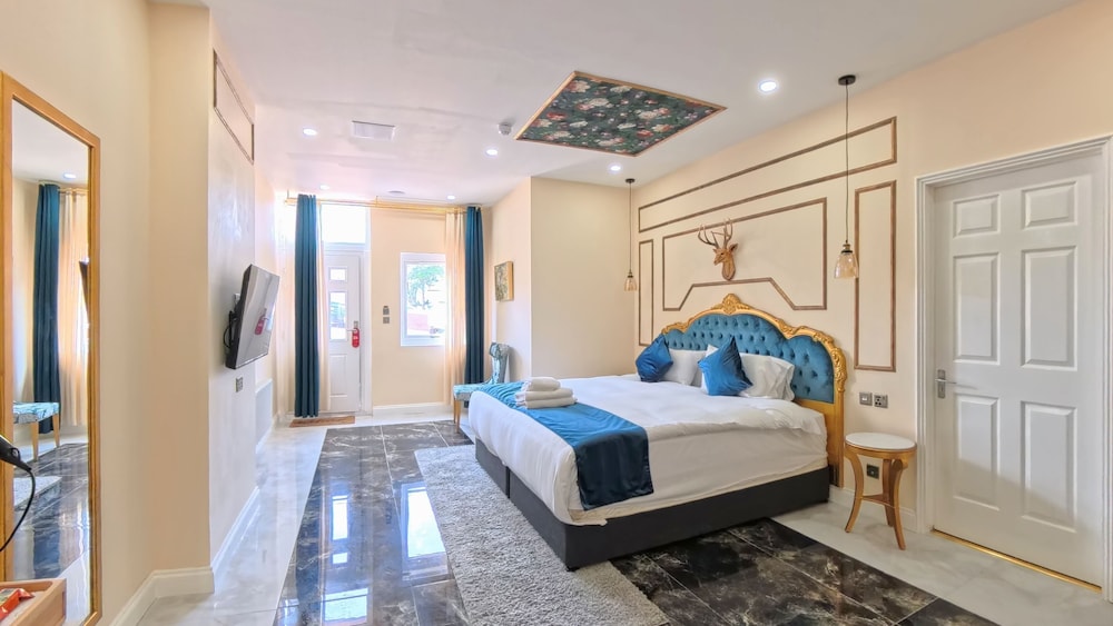Muthu Fort William Hotel