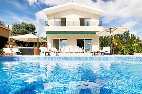 Villa Silverline