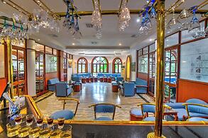Celebrity Resort