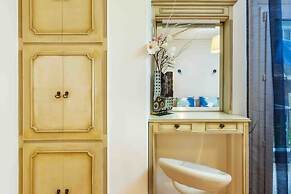 Central Stylish Apartment