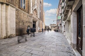 Accademia II
