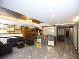 Capital O 14043 Hotel Star Holiday