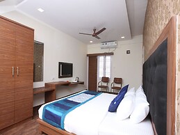 Capital O 14043 Hotel Star Holiday